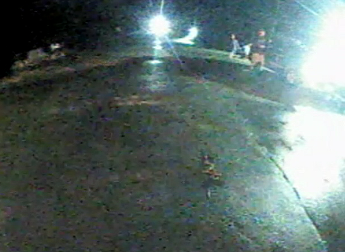 2名年輕女子騎乘機車「掉入漁港落海」受傷 所幸自行脫困